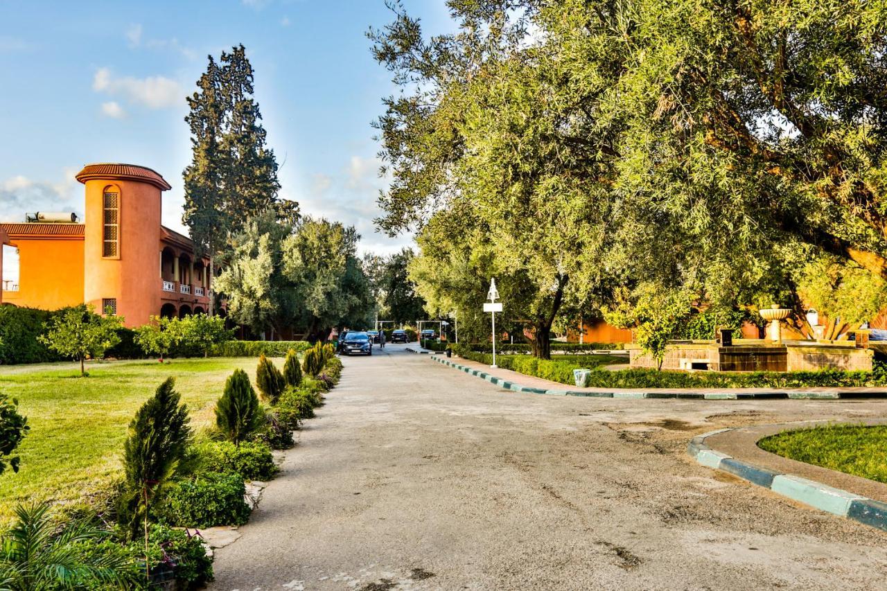 Complexe El Bassatine Hotel Beni Mellal Exterior photo