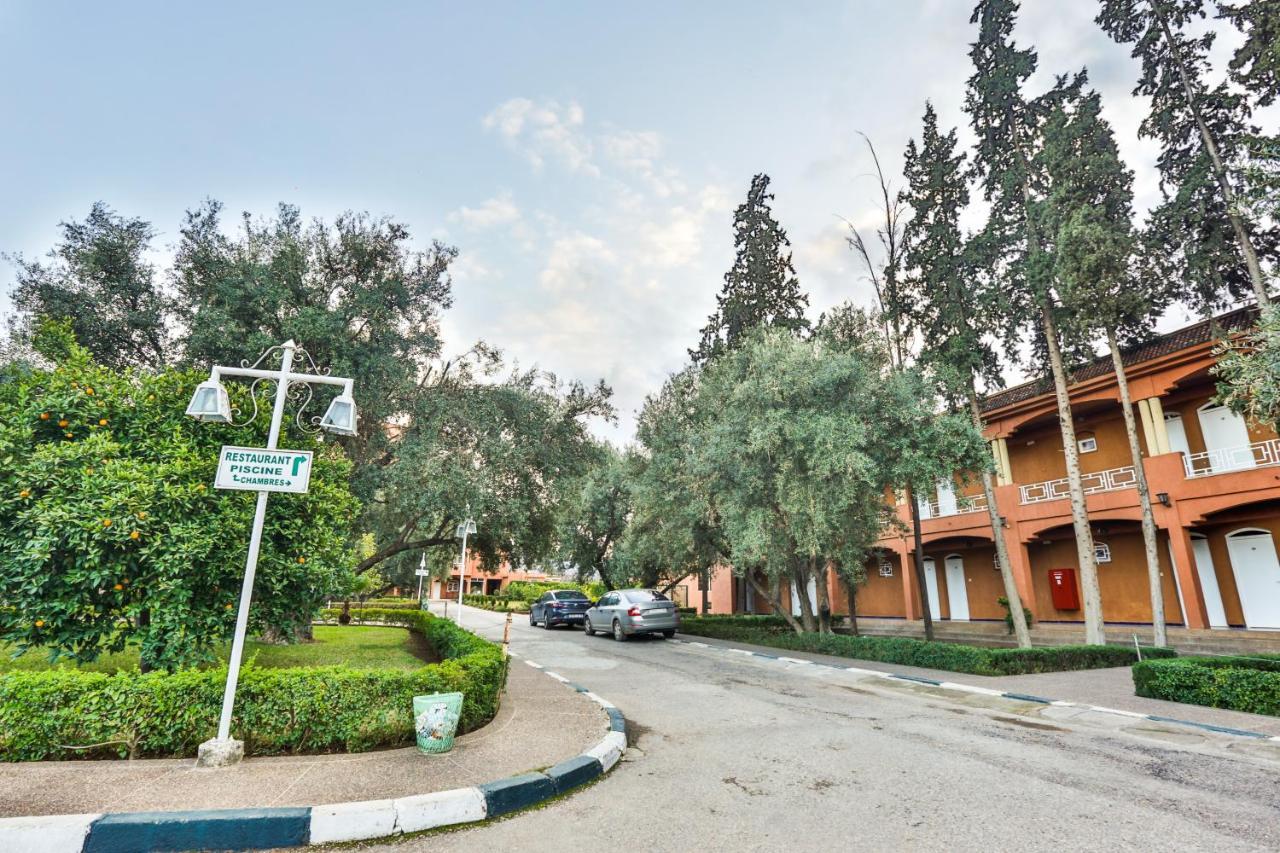 Complexe El Bassatine Hotel Beni Mellal Exterior photo