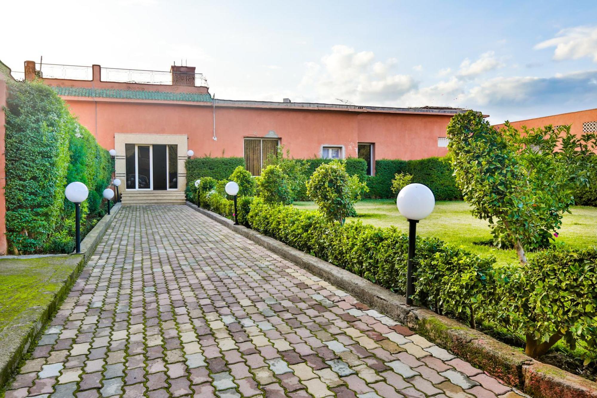 Complexe El Bassatine Hotel Beni Mellal Exterior photo